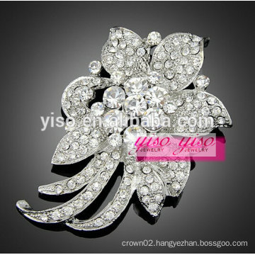 pretty flower clear detailed crystal brooch